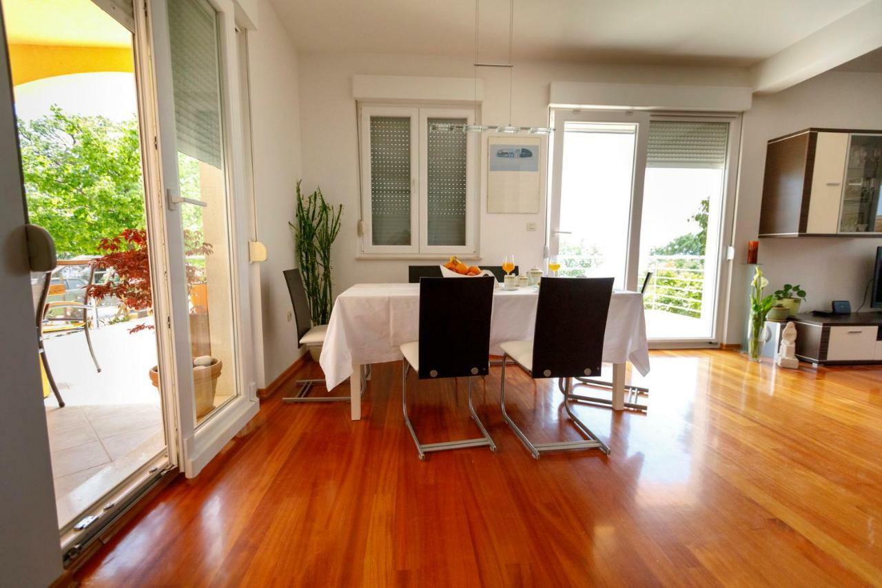 Luxury Villa Castrum Kastela Exterior photo