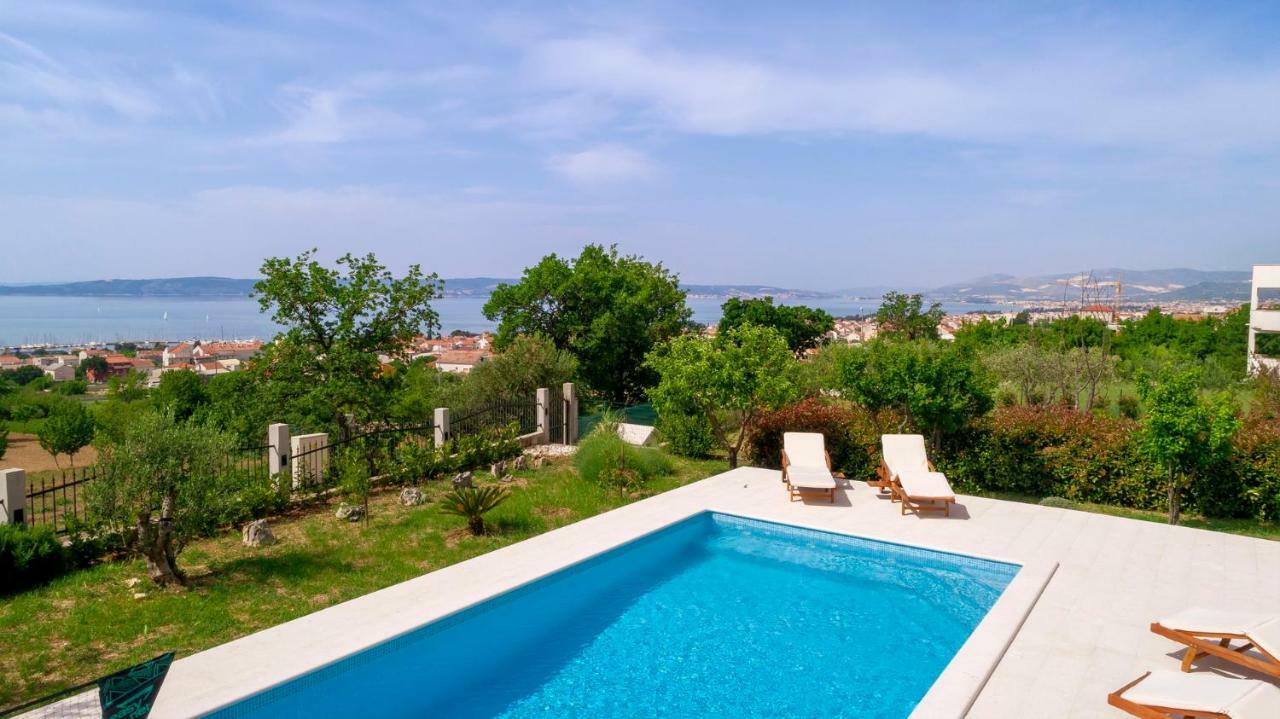 Luxury Villa Castrum Kastela Exterior photo