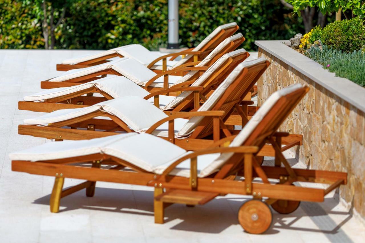 Luxury Villa Castrum Kastela Exterior photo