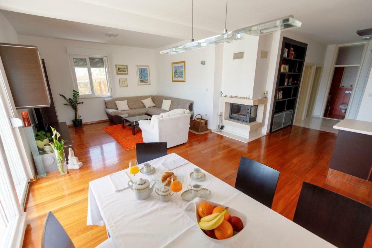 Luxury Villa Castrum Kastela Exterior photo
